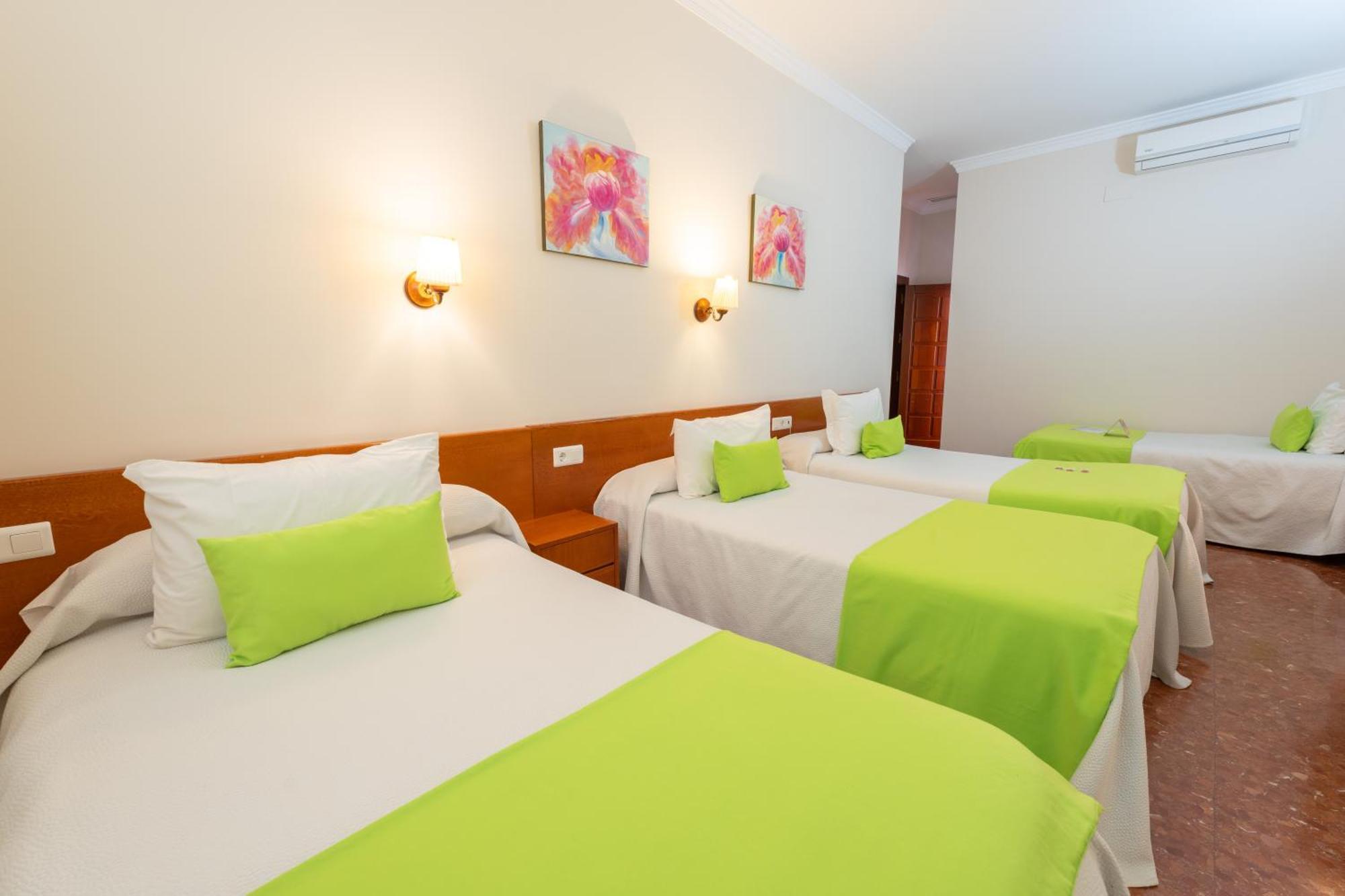 Hotel Romerito Малага Номер фото