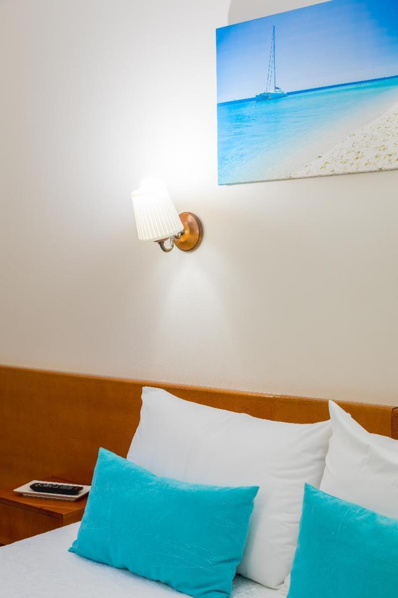 Hotel Romerito Малага Номер фото